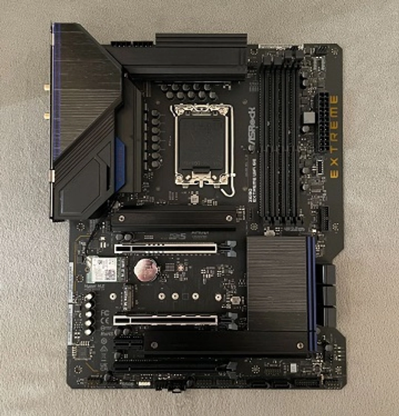 ASRock Z690 Extreme WiFi 6E ASRock Z690 Extreme WiFi 6E